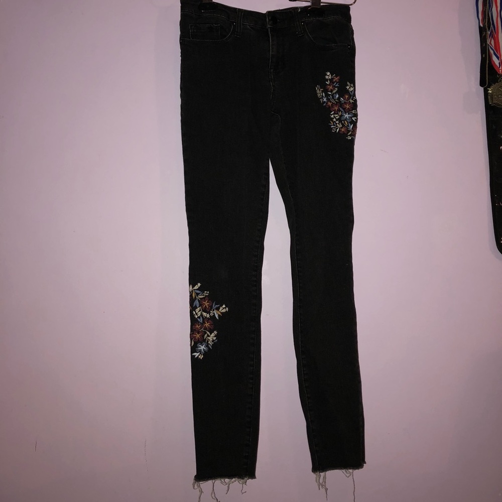 black skinny jeans with embroidered flowers